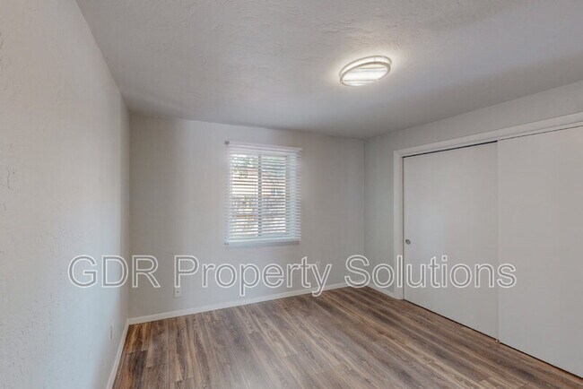 Building Photo - 1717 Griegos Rd NW