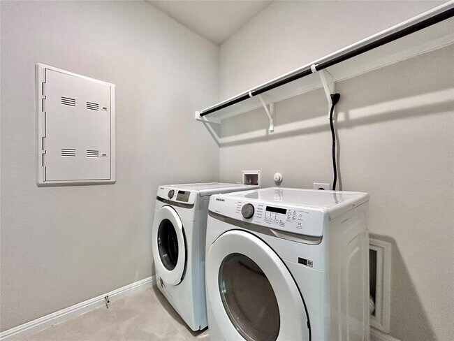 Building Photo - 13104 Zumpango Trce