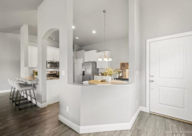 Building Photo - Beautiful North Meridian Home with Upgrade...