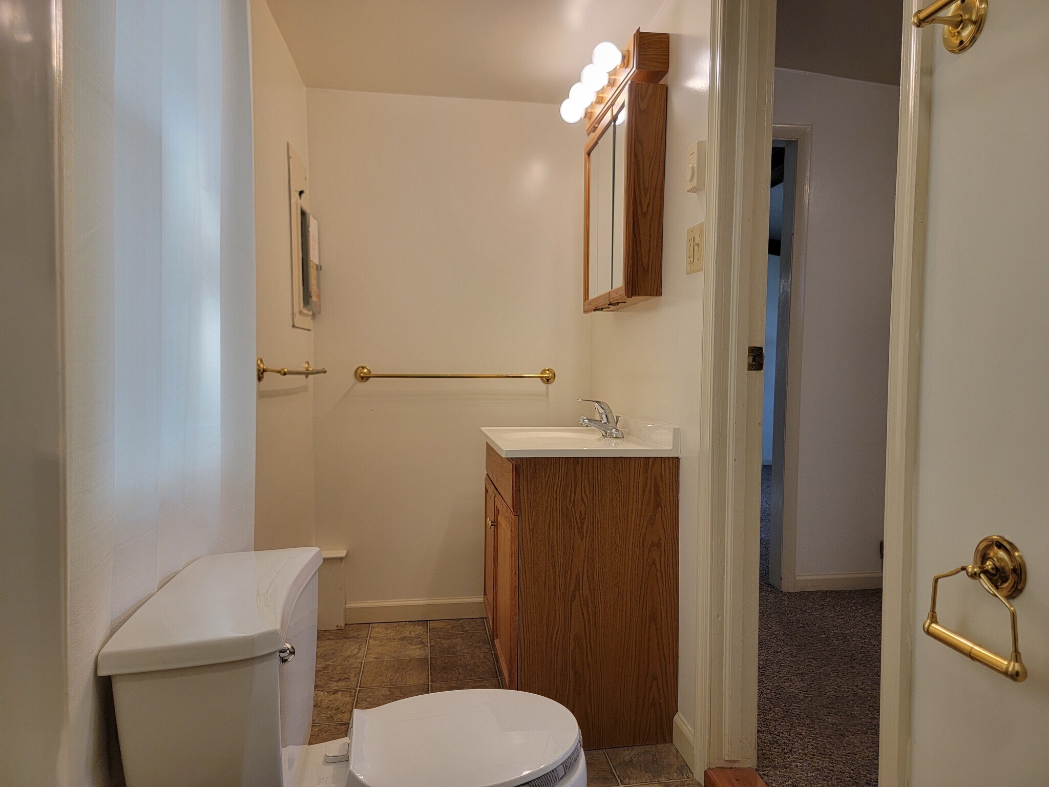 Building Photo - 620 Clay Aly