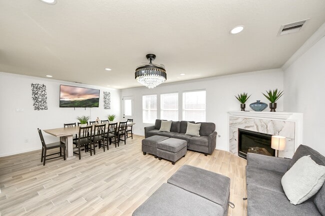 Building Photo - 11754 Green Coral Drive