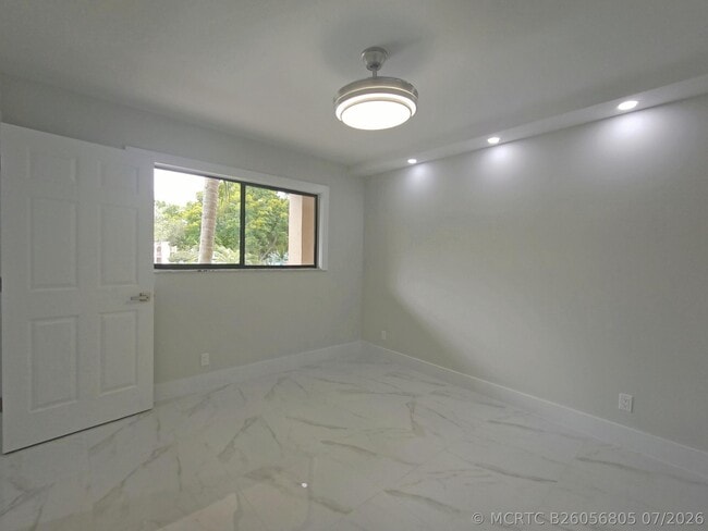 Building Photo - 7280 Amberly Ln