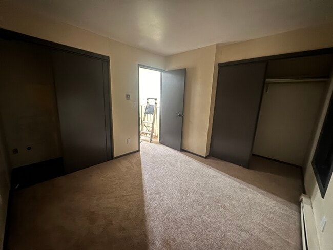 Building Photo - 3904 Sunset Square