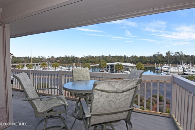 Building Photo - 6338 Oleander Dr