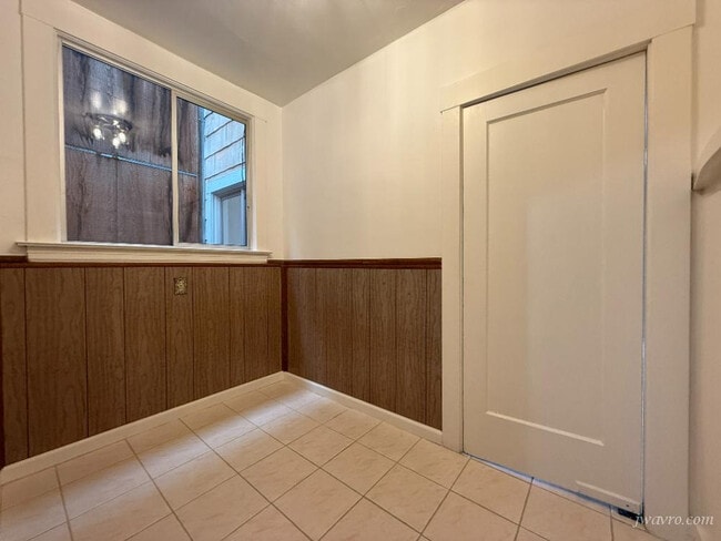 Building Photo - 714-716-716 35th Ave