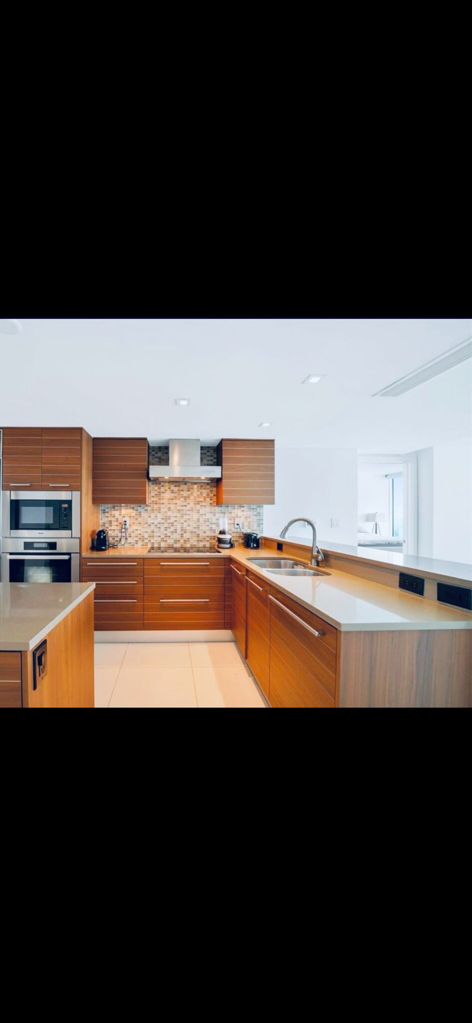 Building Photo - 6801 Collins Ave