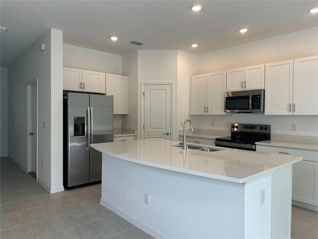 Building Photo - 2079 Hallier Cv