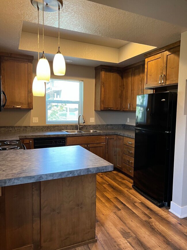 Building Photo - 1908al