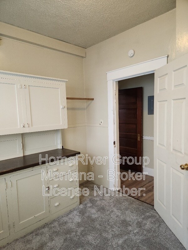 Building Photo - 542 S 3rd St W