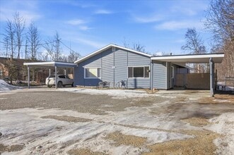 Building Photo - 900 N Wesglenn Cir