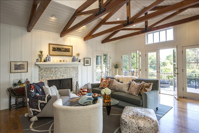 Building Photo - Coming Soon! La Canada Flintridge Contempo...
