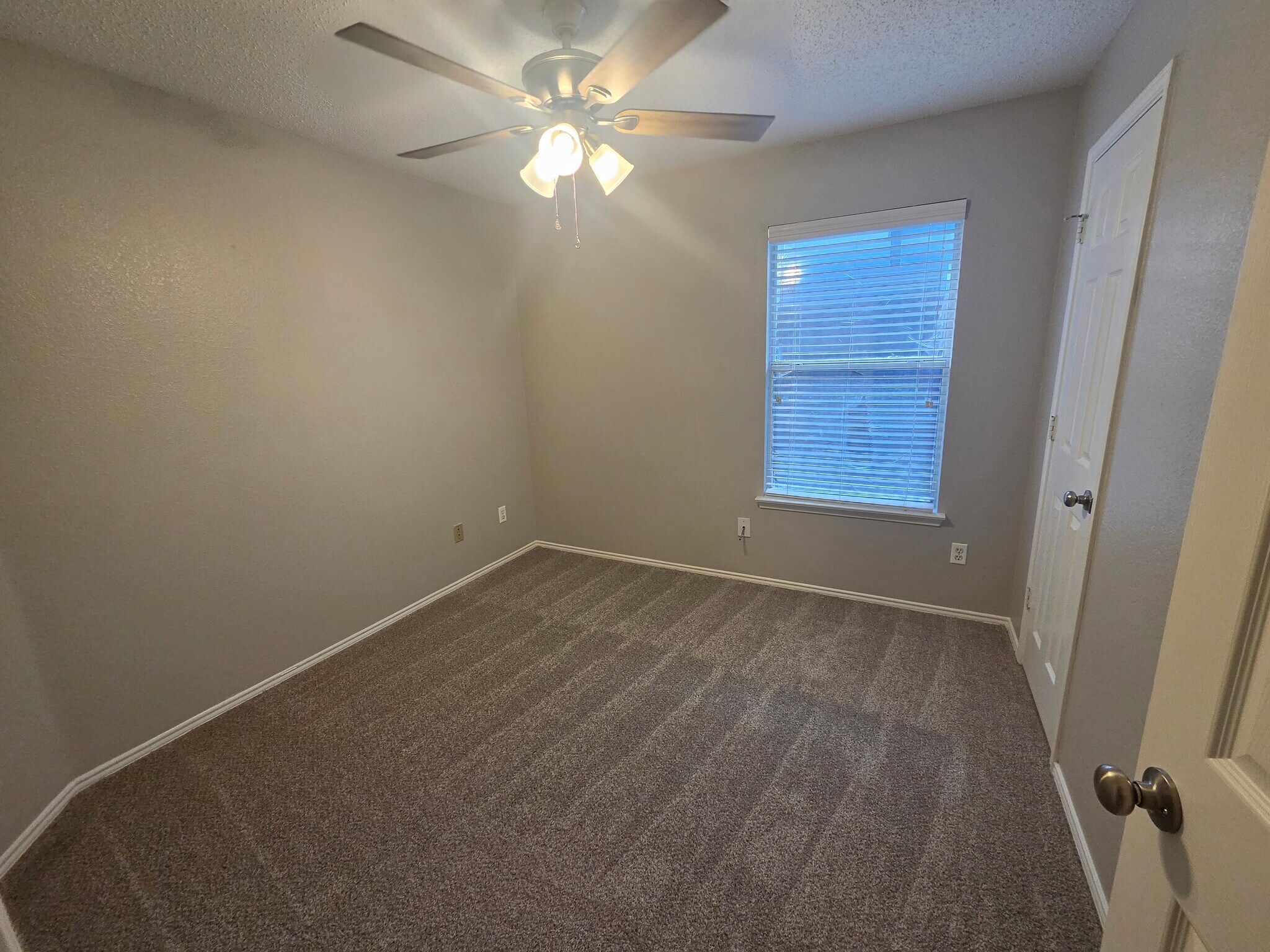 Building Photo - 3304 Sparta Dr