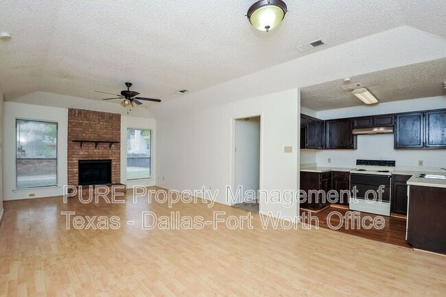 Building Photo - 7525 Windhaven Rd