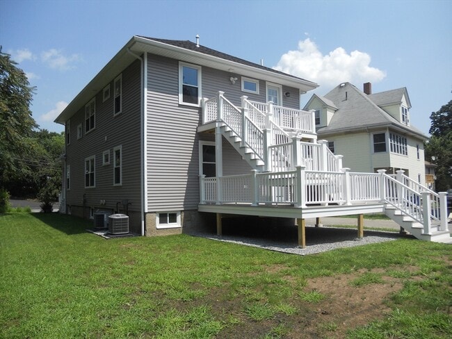 Building Photo - 162 Weston St