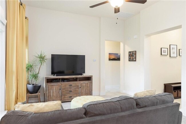 Building Photo - Pristine gated community single story home...