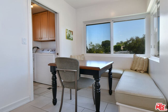 Building Photo - 3421 Castlewoods Pl