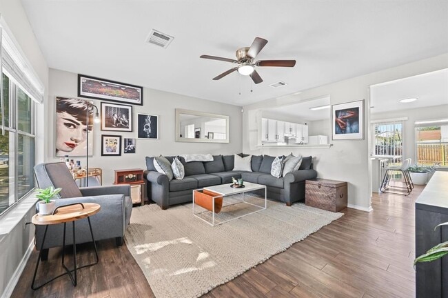 Building Photo - 13404 Coomes Dr