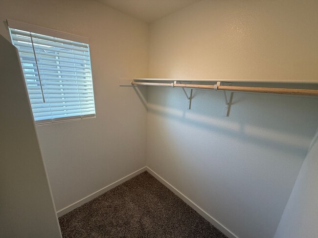 Building Photo - New Home in Gates Community