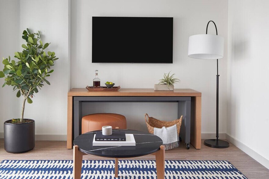 Building Photo - 516 Lea Ave