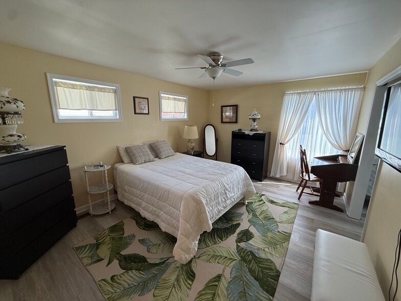 Building Photo - 11614 Bonaparte Ave