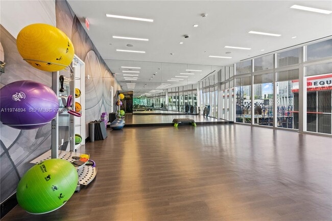 Building Photo - 851 NE 1st Ave