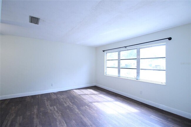 Building Photo - 4628 NW 40th Terrace