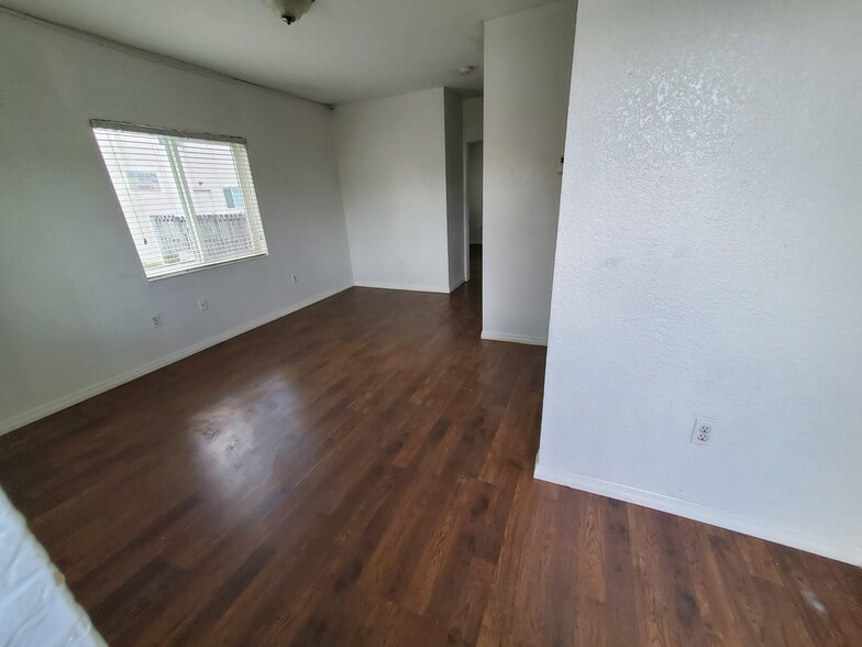 Building Photo - 300 NW 84th Terrace