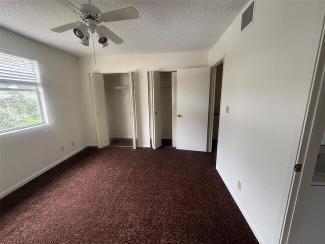 Building Photo - 2845 NE 15th St