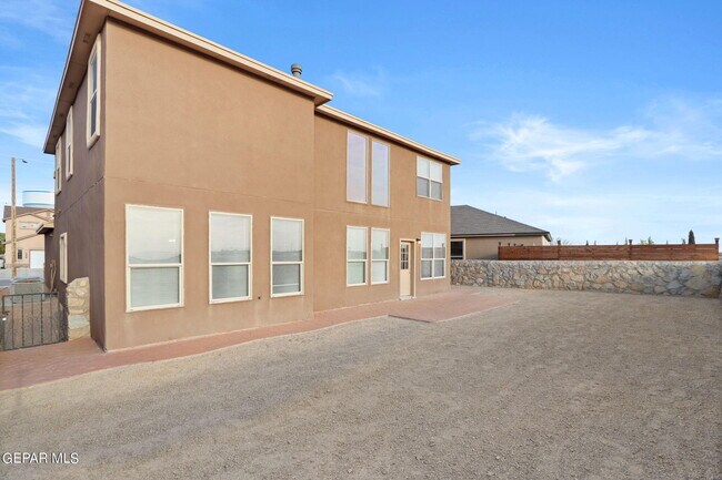 Building Photo - 14335 Alma Point