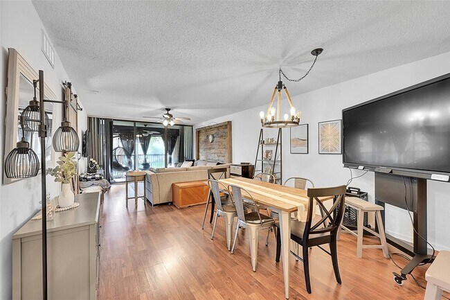 Building Photo - 8592 W Sunrise Blvd