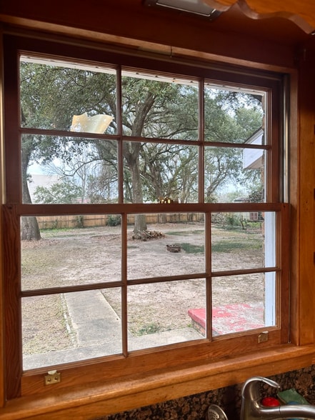 Building Photo - 538 Hillview Rd