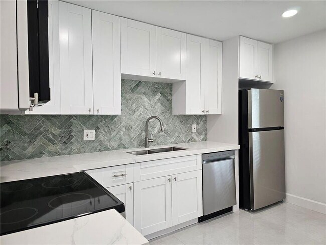 Building Photo - 9557 NW 2nd Pl