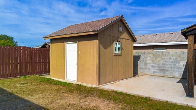 Building Photo - 2677 Fox Cove Drive