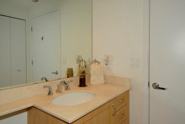 Building Photo - 2821 N Ocean Blvd