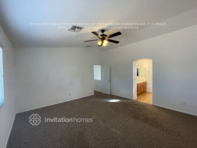 Building Photo - 13842 W Keim Dr