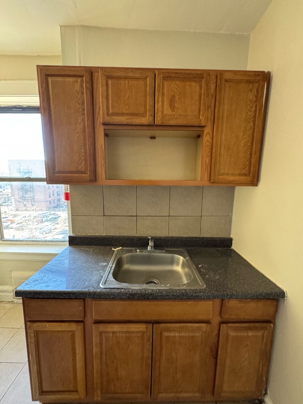 Building Photo - 210 Roseville Ave