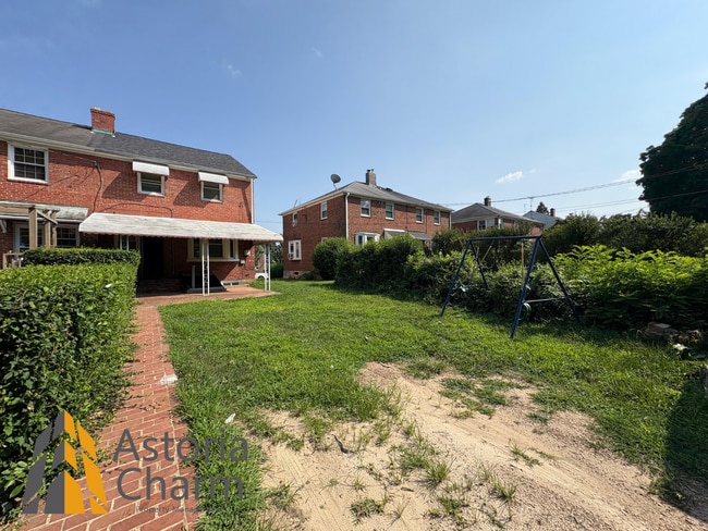 Building Photo - Warm & Welcoming 3 Bed, 2 Bath Home with C...