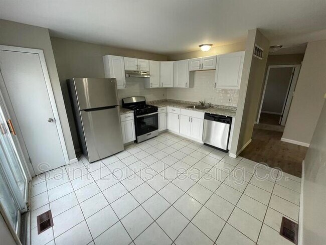 Building Photo - 1657 Ventnor Pl