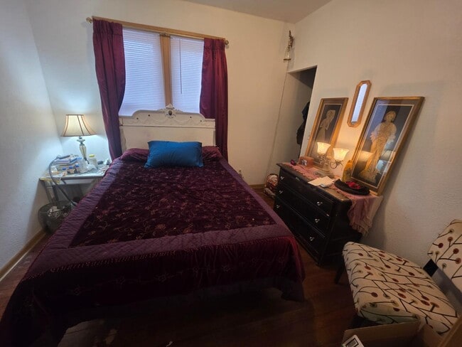 Building Photo - 445 N Plum St