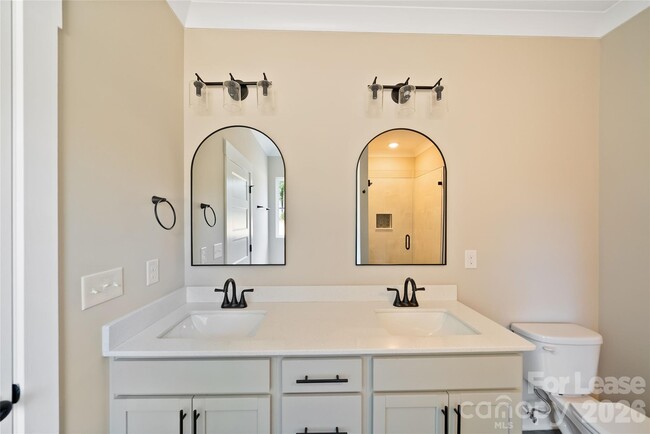 Building Photo - 820 N Rocky River Rd