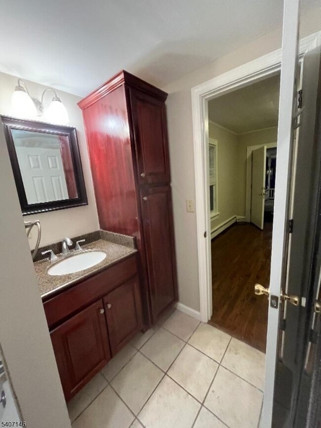 Building Photo - 94 Summit Ave