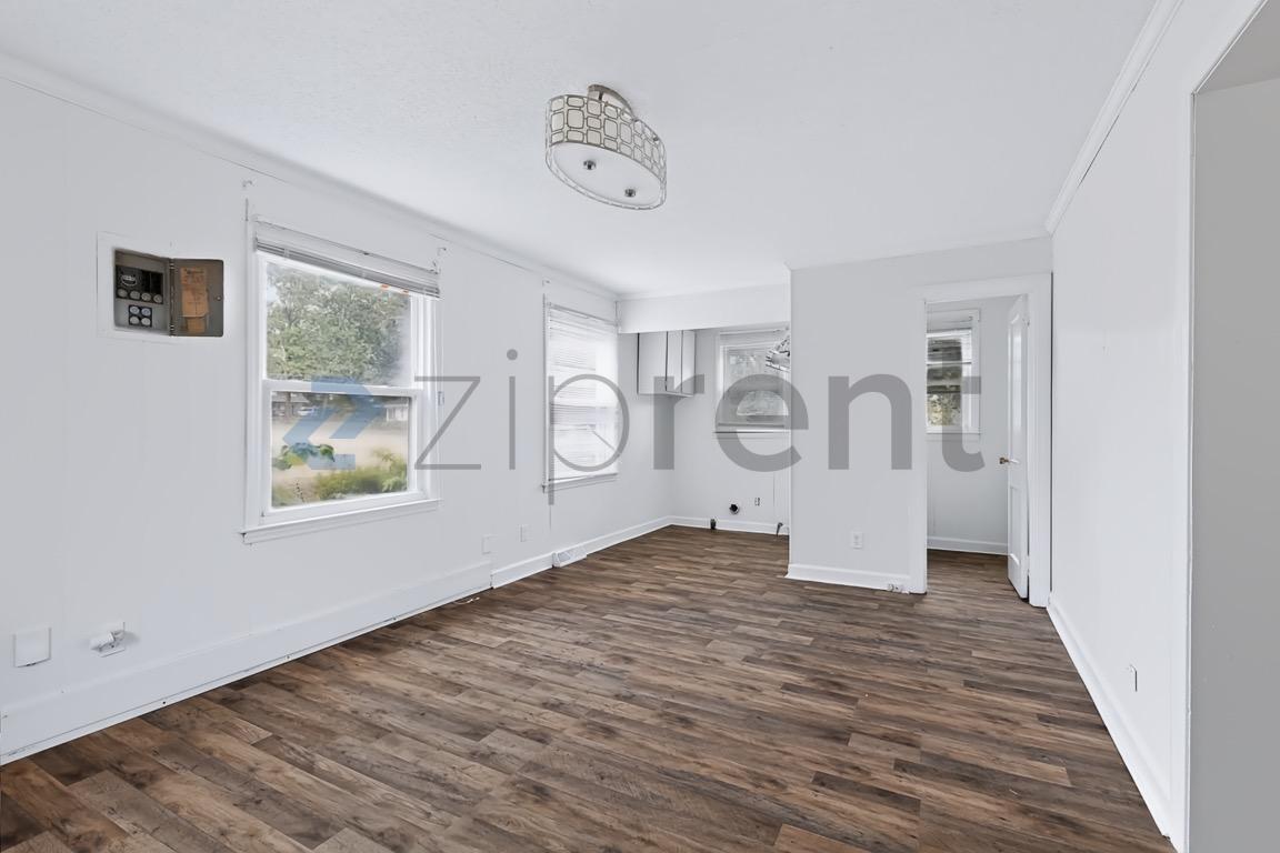 Building Photo - Unit