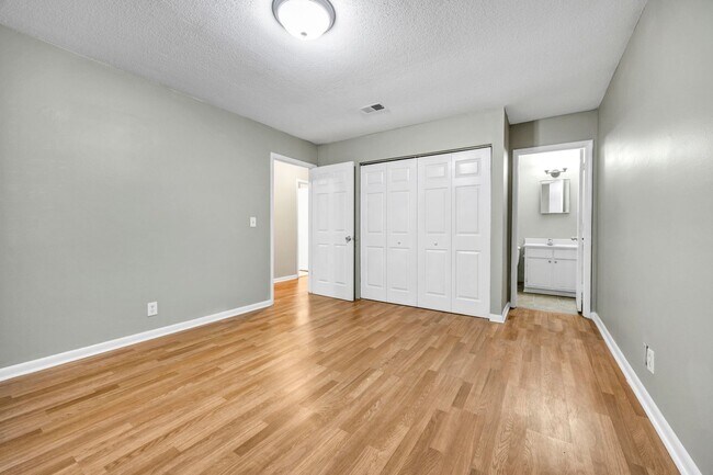 Building Photo - 321cam