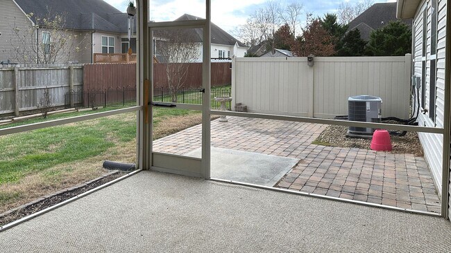 Building Photo - Large Townhouse in Stonewall Farms in Hixson