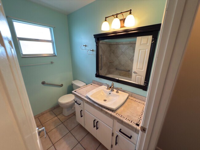 Building Photo - 2819 SW Cornell Ave