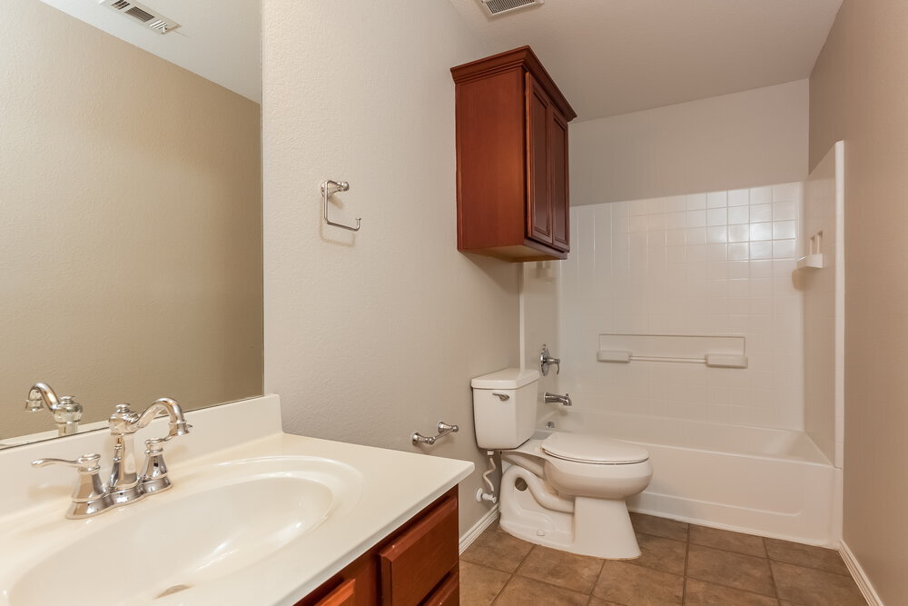 Building Photo - 5828 Ridge Lake Dr