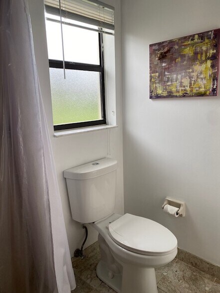 Building Photo - 416 Buttonwood Pl