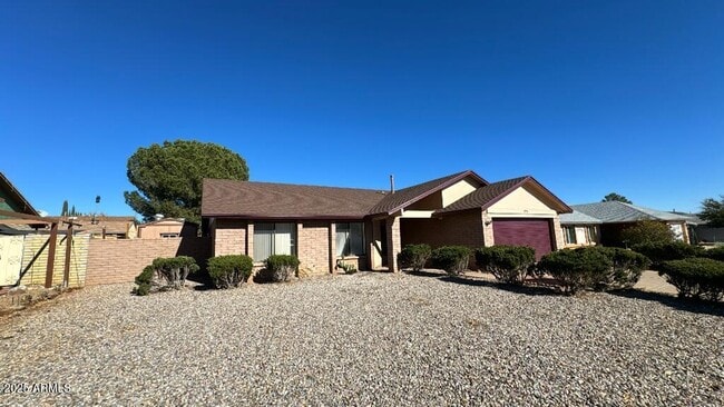 Building Photo - 3271 Briarwood Dr