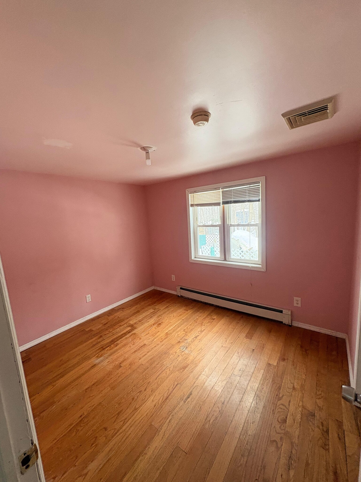 Building Photo - 10 Paradise Trl