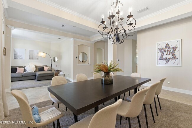 Building Photo - 9 Creek Side Dr